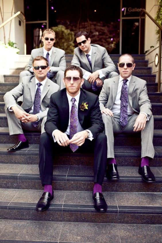 grey men suit with lavender tie for lavender and gray summer wedding 2021