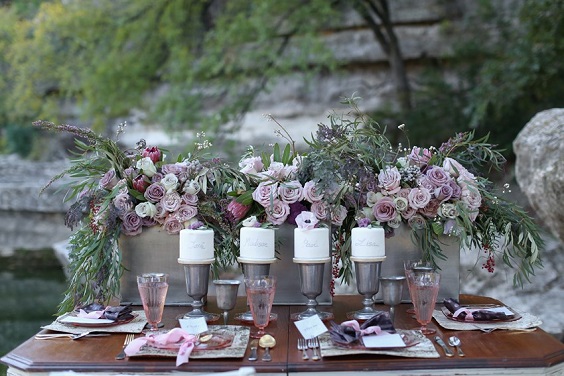 table setting and wedding cakes for mauve and green summer wedding 2020