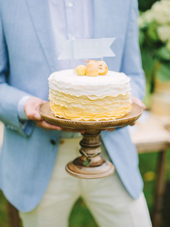 yellow and white wedding cake for yellow and dusty blue august wedding color 2020