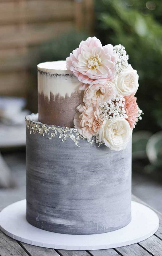 grey wedding cake for mauve and grey december wedding 2020