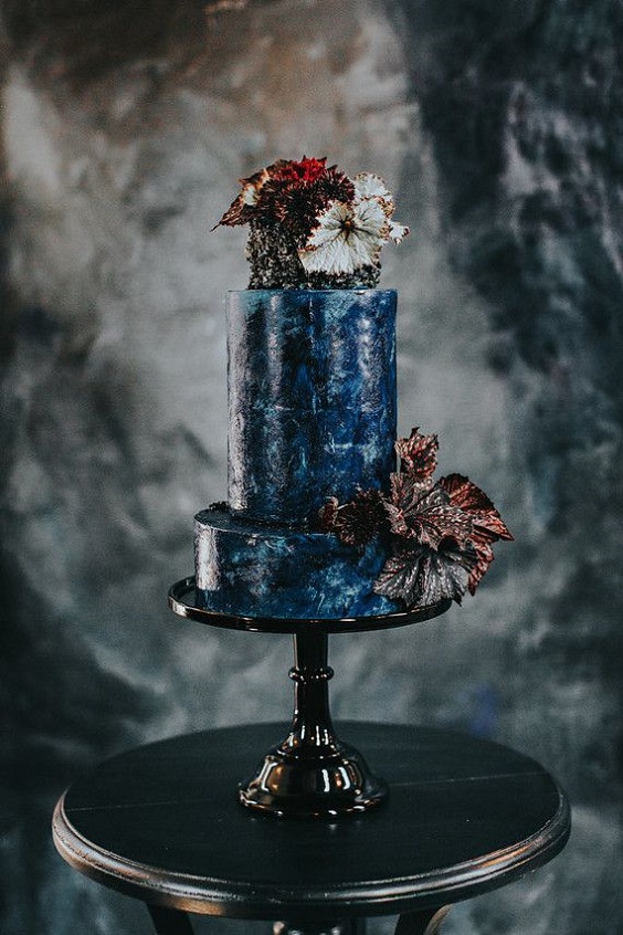 navy blue wedding cake for navy blue purple blue fall wedding colors