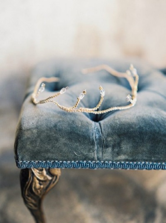 dusty blue chair and gold crown for neutral fall wedding colors dusty blue and gold