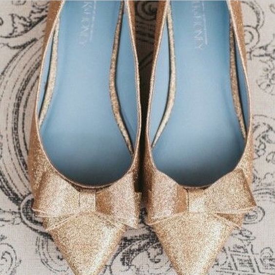 golded wedding shoes for neutral fall wedding colors dusty blue and gold