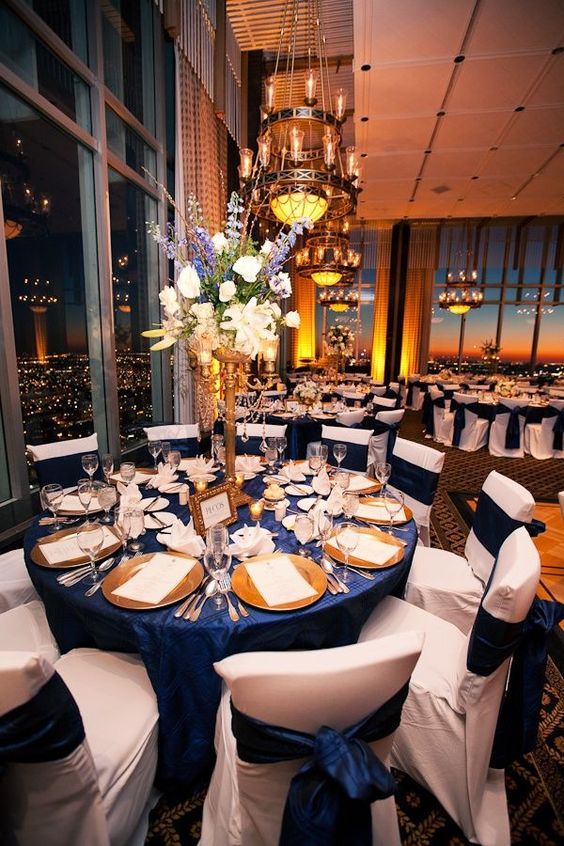navy blue and rose gold wedding tablescapes for winter rose gold and navy blue wedding