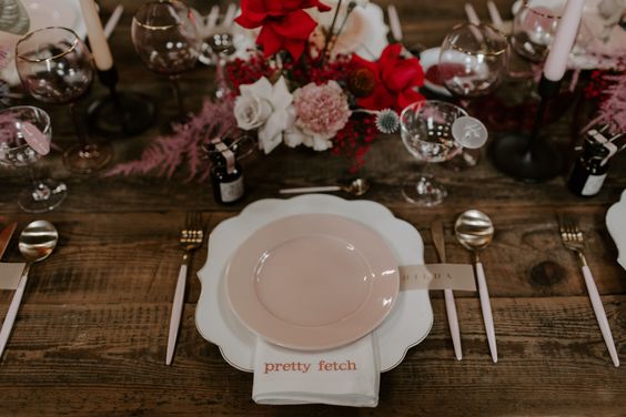 red pink and white table setting for red and black wedding colors red black and pink