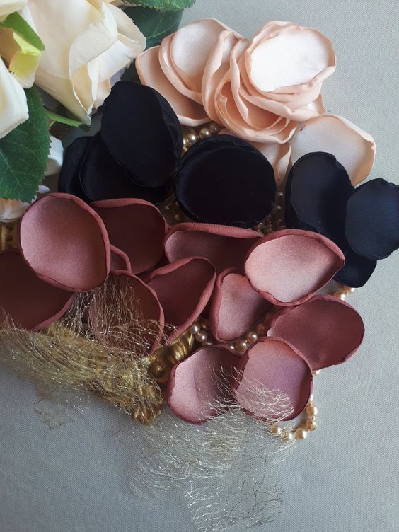 navy blue rose and mauve flower petals for navy gold and mauve wedding color combo