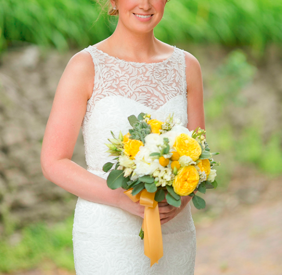 yellow cream wedding bouquets