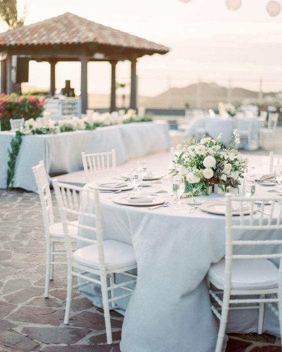 sky blue and white wedding table setting for sky blue and white simple beach wedding