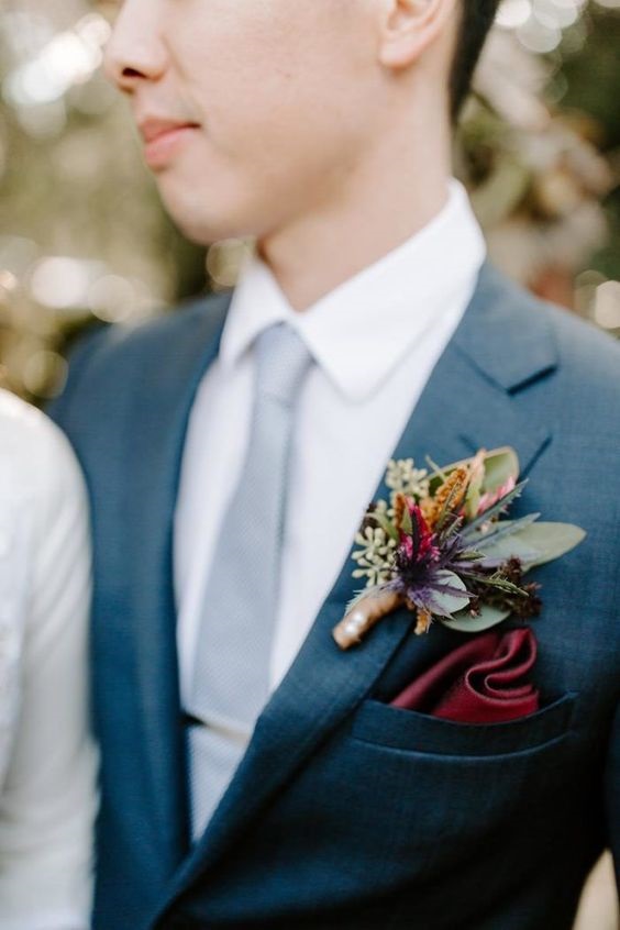 navy blue grooms attire and burgundy boutoniere for navy blue burgundy rose gold and burgundy wedding