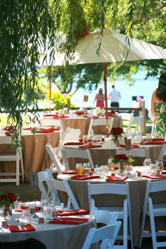 red and white wedding setting for beach red and white wedding