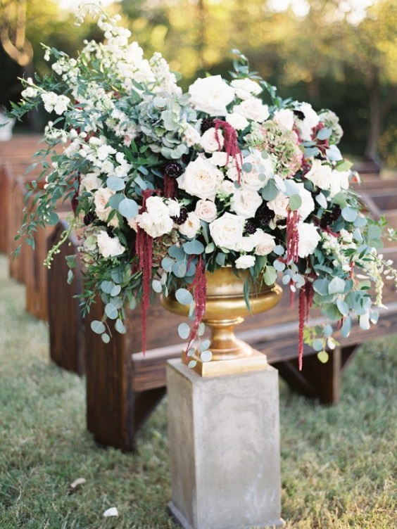 greenery white flower and burgundy wedding décor for burgundy and navy wedding color fall