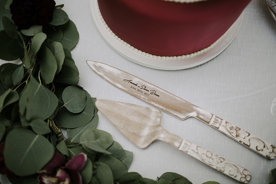 burgundy wedding table napkin for burgundy and navy wedding color summer