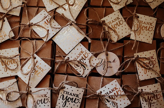 wedding favors for burgundy and champagne rustic wedding